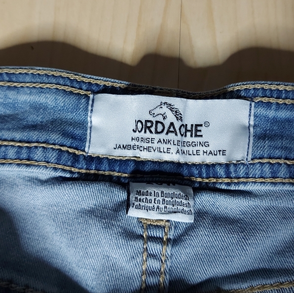 Jordache Distressed High Rise Black Floral Embroidered Jeans - Picture 10 of 10